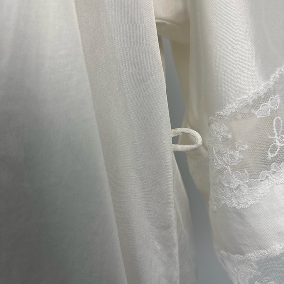 Vintage White Satin and Lace Teddy and Robe Set - Picture 10 of 10